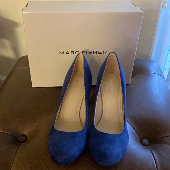 Marc Fisher Dark Blue Suede Chris2 heels. - Picture 1 of 6